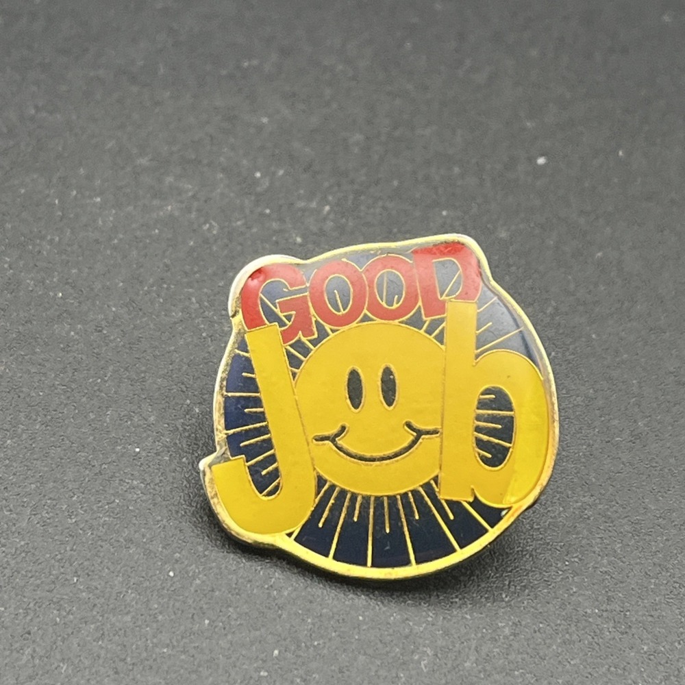 Walmart Smiley Mascot Sun "Goodโ Job" Lapel Hat Pin